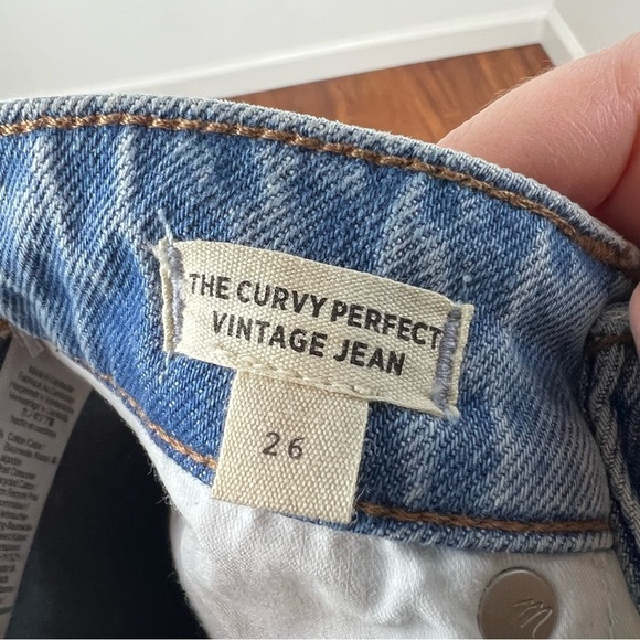NWT Madewell The Curvy Perfect Vintage Jeans Distressed Raw Hem Size 26 - Picture 6 of 9